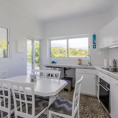 Guestready-charming Funchal Retreat With Terrace Livramento