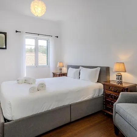 Casa de hóspedes Guestready-charming Funchal Retreat With Terrace