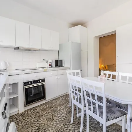 Guestready-charming Funchal Retreat With Terrace