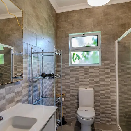 بيت ضيافة Guestready-charming Funchal Retreat With Terrace 4*