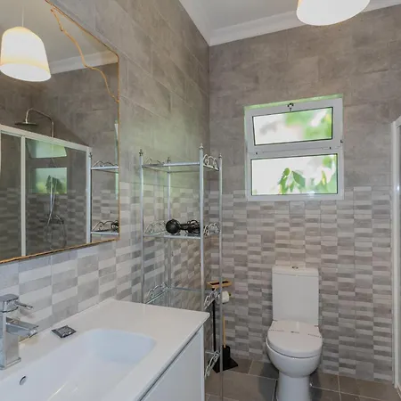 Guestready-charming Funchal Retreat With Terrace بيت ضيافة
